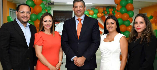 Carlos Espinal, Angélica López, Víctor Oscar Pacheco Méndez, Catherine
López y Yoslaidy Pérez García.