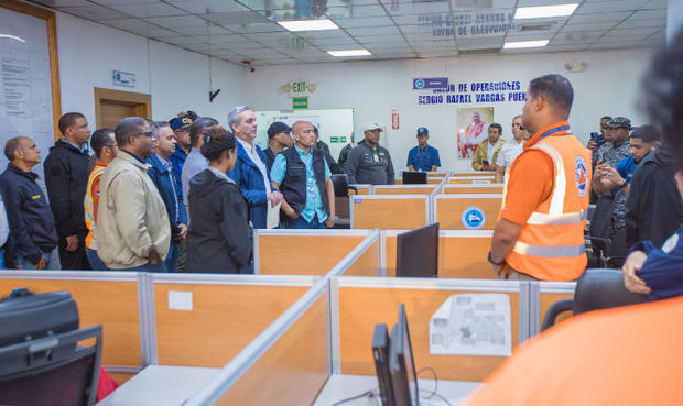 Visita del presidente al Centro de Operaciones de Emergencias. 