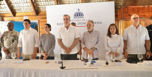 Presidente Abinader realiza inversión por 600 millones en obras sociales en visita histórica a la isla Saona