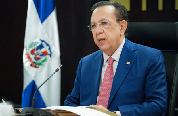 Héctor Valdez Albizu, gobernador del Banco Central de la República Dominicana.