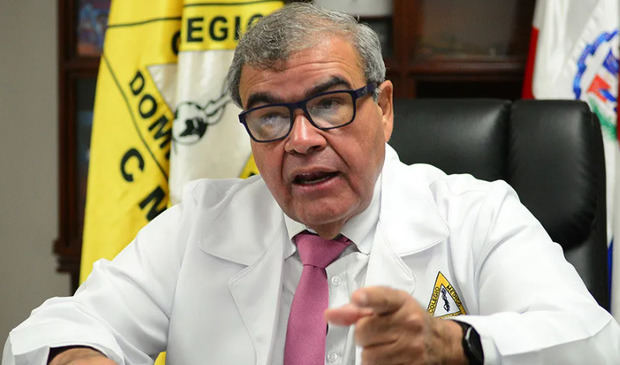 Senén Caba, presidente del Colegio Médico Dominicano.