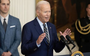 Biden firma parte de un acuerdo de comercio con Taiwán, pese a la oposición de China
