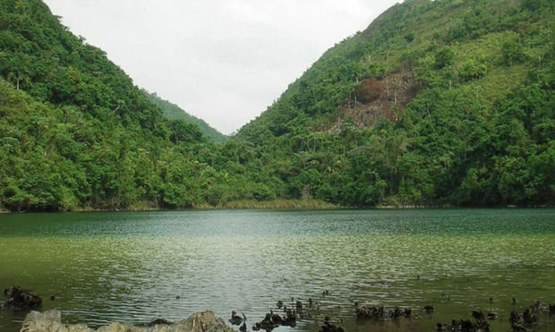 Laguna del Diablo: Es una fuente de agua dulce ubicada entre las montañas de Rincón, en la comunidad de Las Galeras.