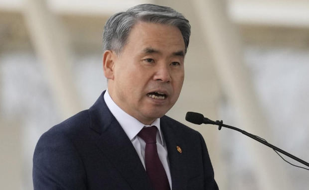 ministro surcoreano de Defensa, Lee Jong-sup.