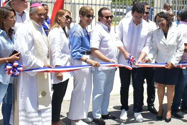 David Collado, ministro de Turismo en la inauguración del centro comunal. 