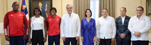 Presidente Abinader recibe a la campeona en los 400 metros planos de atletismo, Marileidy Paulino