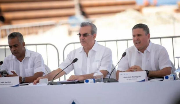 Joel Santos, Luis Abinader y José Luis Rodríguez.