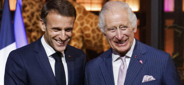 El presidente francés, Emmanuel Macron y el rey Carlos III en París.