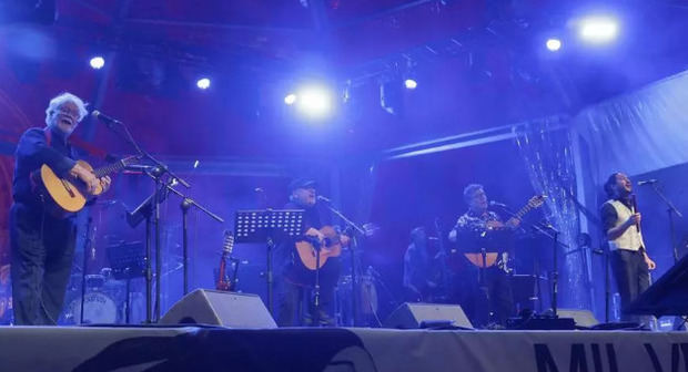 El grupo Inti Illimani durante su actuación en el homenaje al cantautor chileno Víctor Jara dentro del concierto 'Mil veus. 