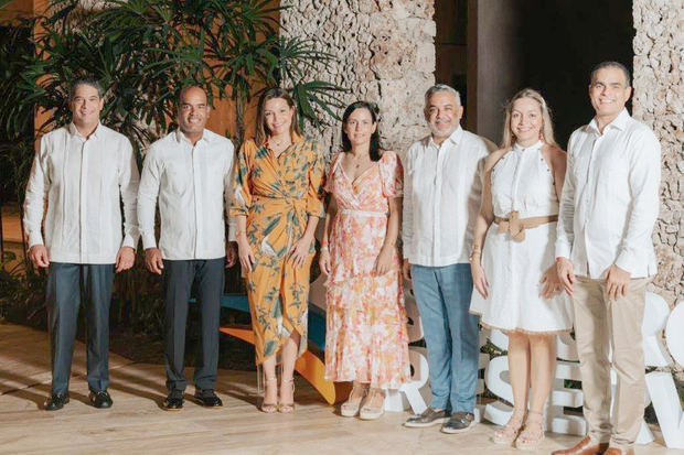 1- Héctor Hernández, Víctor Rojas, Noelia Garcia de Pereyra, Linda Sánchez, Luís Mejía, Yenniffer García y Carlos Alma.