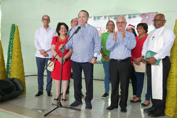 El ministro Selman mientras se dirigía a los presentes.