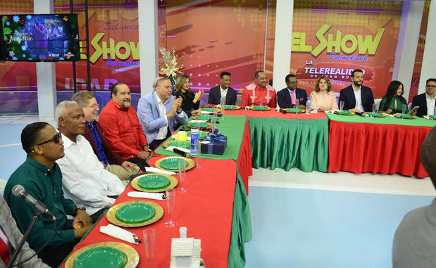 A la cabeza con su productor y conductor principal, Iván Ruiz, el programa de televisión ‘El Show del Mediodía’ llega a su 54 aniversario.