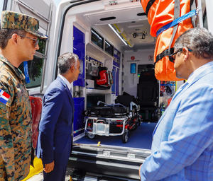 Sistema 911 entrega 60 nuevas ambulancias al Servicio Nacional de Salud