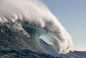 Las olas gigantes cada vez recurrentes y de mayor volumen 