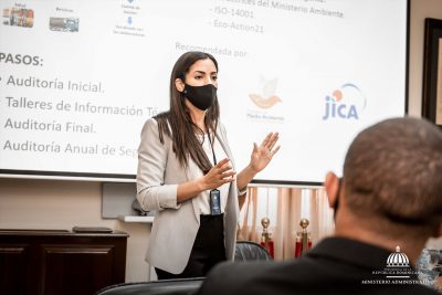 Exposición estuvo a cargo de la ingeniera Sherlyn Almonte.