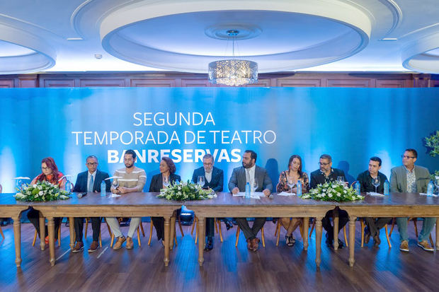 En el Podium, Wilson Rodríguez, Director General de Relaciones Públicas de Banreservas.