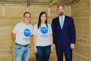 Miguel Cunillera, Isleyda Peña y Dennis Simó Álvarez.