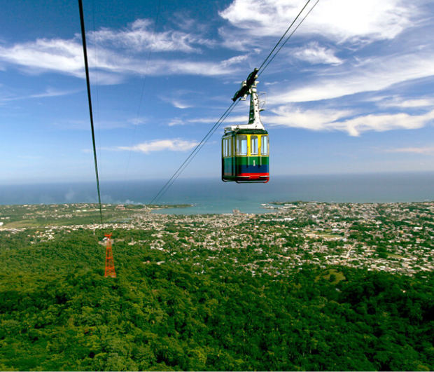 Clúster Turístico de Puerto Plata respalda plan de rescate y ordenamiento del Mitur en Sosúa.