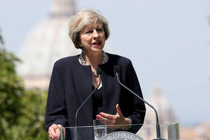 May presidirá el domingo reunión de emergencia tras los incidentes en Londres