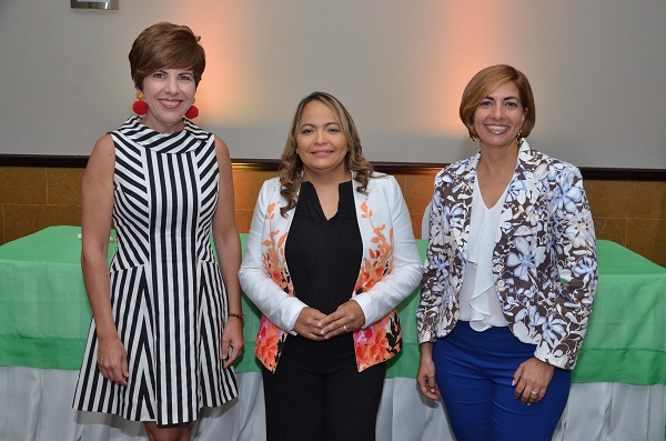 Teresa Sullivan, Clara Luz Pérez y Mileyka Brugal.