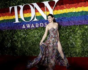 Una alfombra roja y tambi&#233;n arcoiris para los premios Tony 