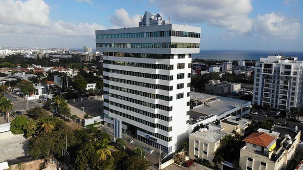 Torre Empresarial AIRD.