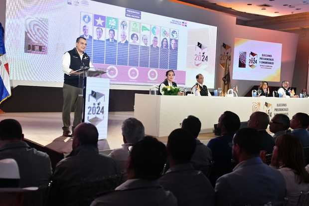 JCE inicia transmisión de resultados preliminares del cómputo electoral de las elecciones presidenciales y congresuales con más del 20 %