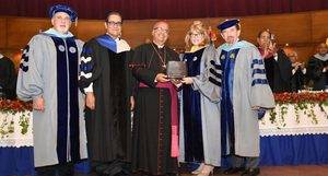 Docentes obtienen títulos de Universidad Nova Southeastern de la Florida