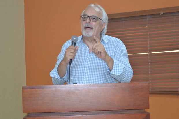 Profesor Caruso Azcárate.