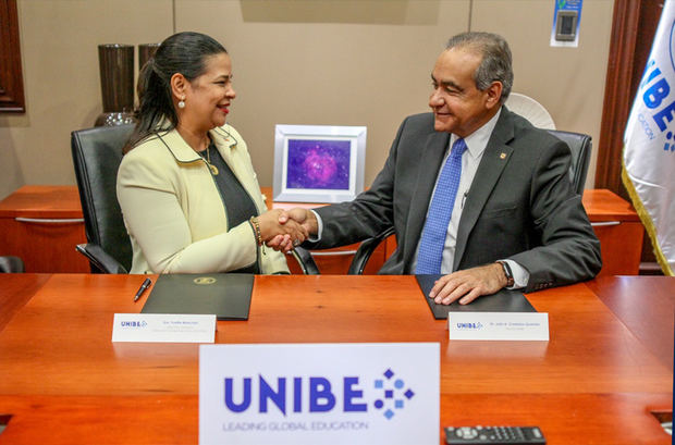 La Universidad Iberoamericana (UNIBE), y la Dirección General de Cine (DGCINE), firmaron un convenio en la sede de esta universidad.