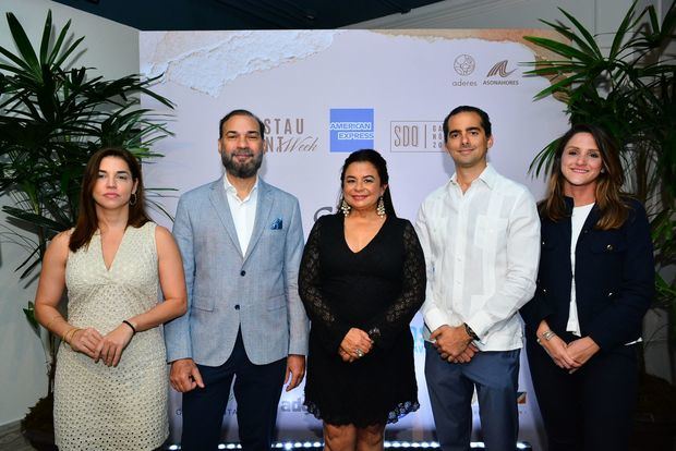 Sarah Peña, Omar Cepeda, Larissa Fernández, David Bermúdez y Sandra Piña.