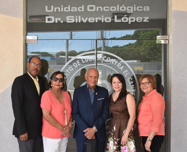 Luis Rodriguez, Melania Ureña, Dr Silverio Lopez, Veronica Rodriguez y Margarita Caraballo.