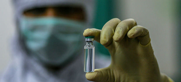 Al menos 2000 millones de dosis de las vacunas del COVID-19 se repartirán en todo el mundo hasta finales de 2021.