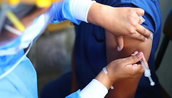 El Ayuntamiento de Santiago pagará 1,000 pesos a quien se vacune el día 27.