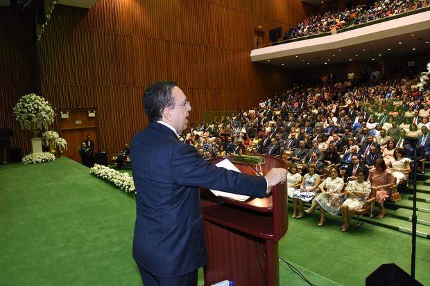 Héctor Valdez Albizu, Gobernador Banco Central .