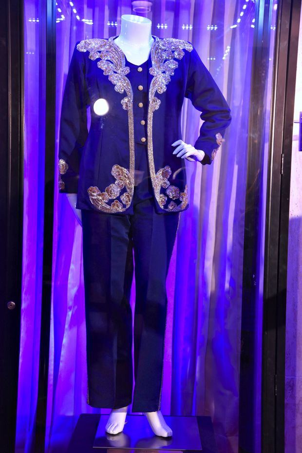 Vestido usado por Celia Cruz al recibir el Premio Casandra en el 1996.