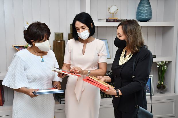 Verónica Sención, la Primera Dama Verónica Senciòn,Raquel Arbaje y Lidia Martínez de Macarrulla 