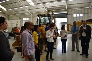 Misión del BID realiza visitas por liceos de formación técnico profesional