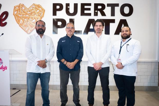Osiris Pimentel, José Villalona, Antonio León y Miguel Hazim.