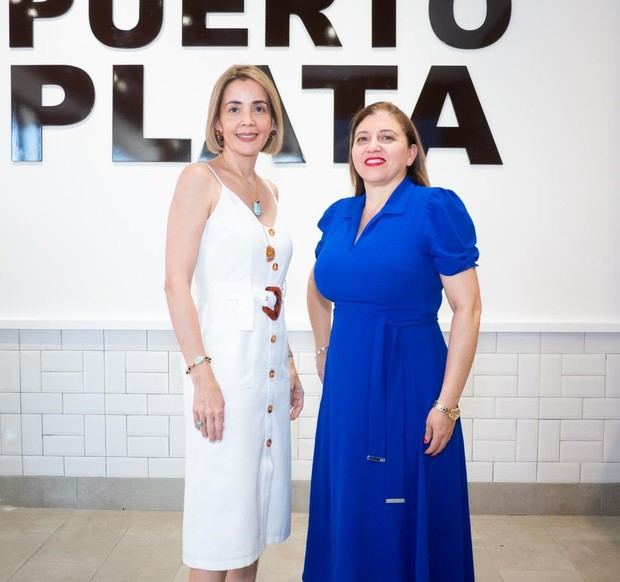 Patricia Roedan y Karina Calderón.