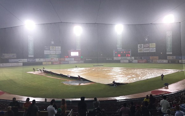 Lluvia sobre el terreno de juego