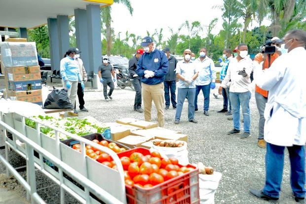 Luis Abinader visitó la localidad de Guerra.