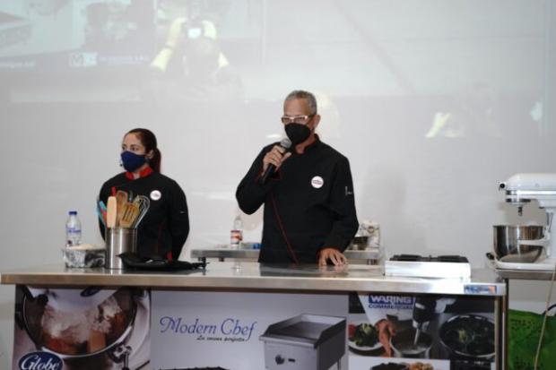 Los embajadores de SABOR USA, chef Hanoi Vásquez y Rafael Castillo, demostraron como los Panaderos y reposteros pueden obtener más rentabilidad en sus creaciones.