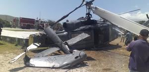 Salen ilesos ocupantes de un helicóptero de la Fuerza áerea accidentado