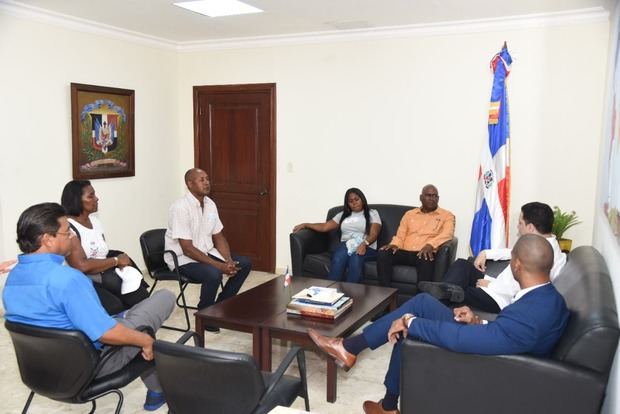 Autoridades dominicanas se reúnen con familia de ciudadano raptado en Haití­.