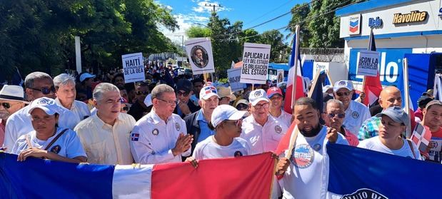 Cientos de la región Sur participan en “Marcha Patriótica RD-Azua”.