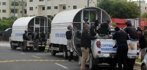 Una veintena de organizaciones condena deportaciones masivas en R.Dominicana.
