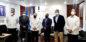 La Organización de Aviación Civil Internacional (OACI),  por igual hizo acto de presencia en la bienvenida al nuevo presidente de la JAC y se ofreció a respaldar la gestión.