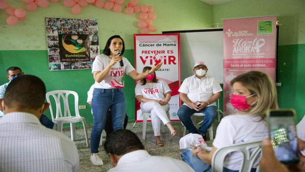 Primera dama lleva chequeos gratuitos a Barahona.