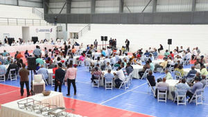 Presidente Abinader se reúne con 155 juntas de vecinos de Salcedo